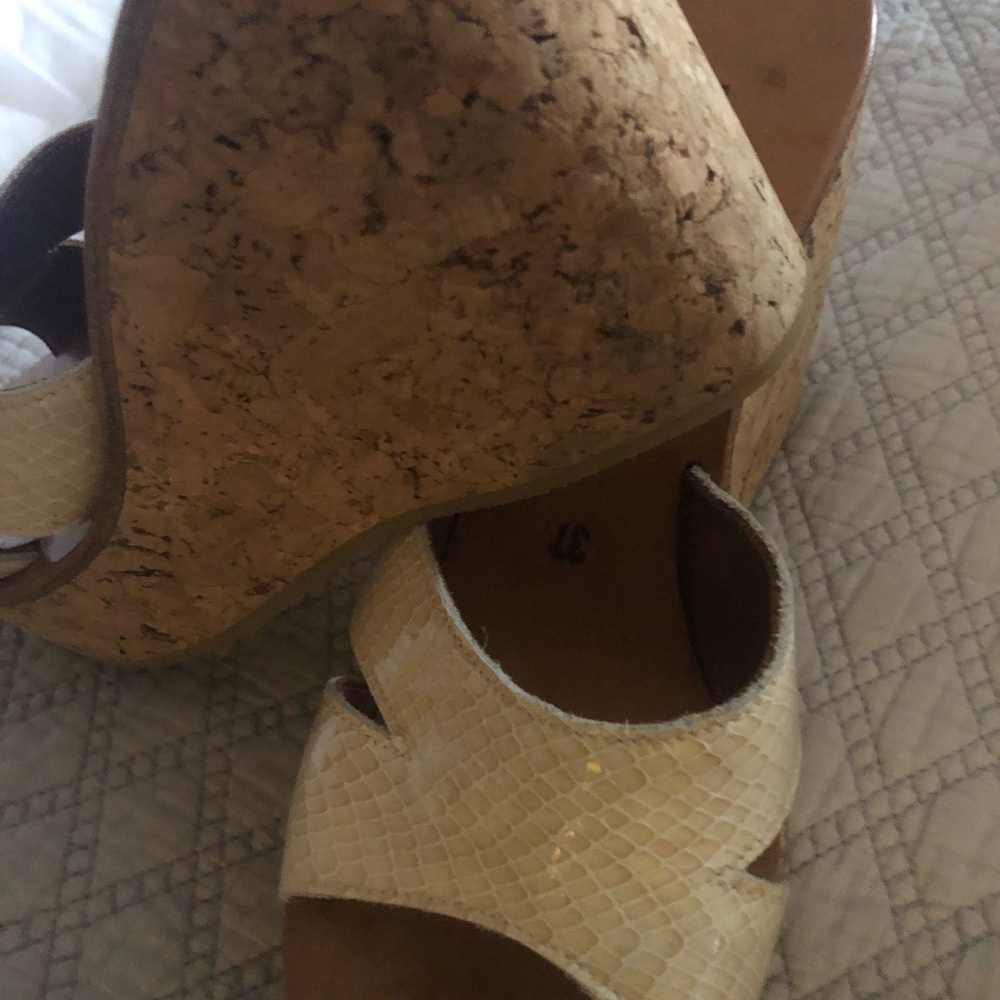 Shoes - Picture 3 of 8